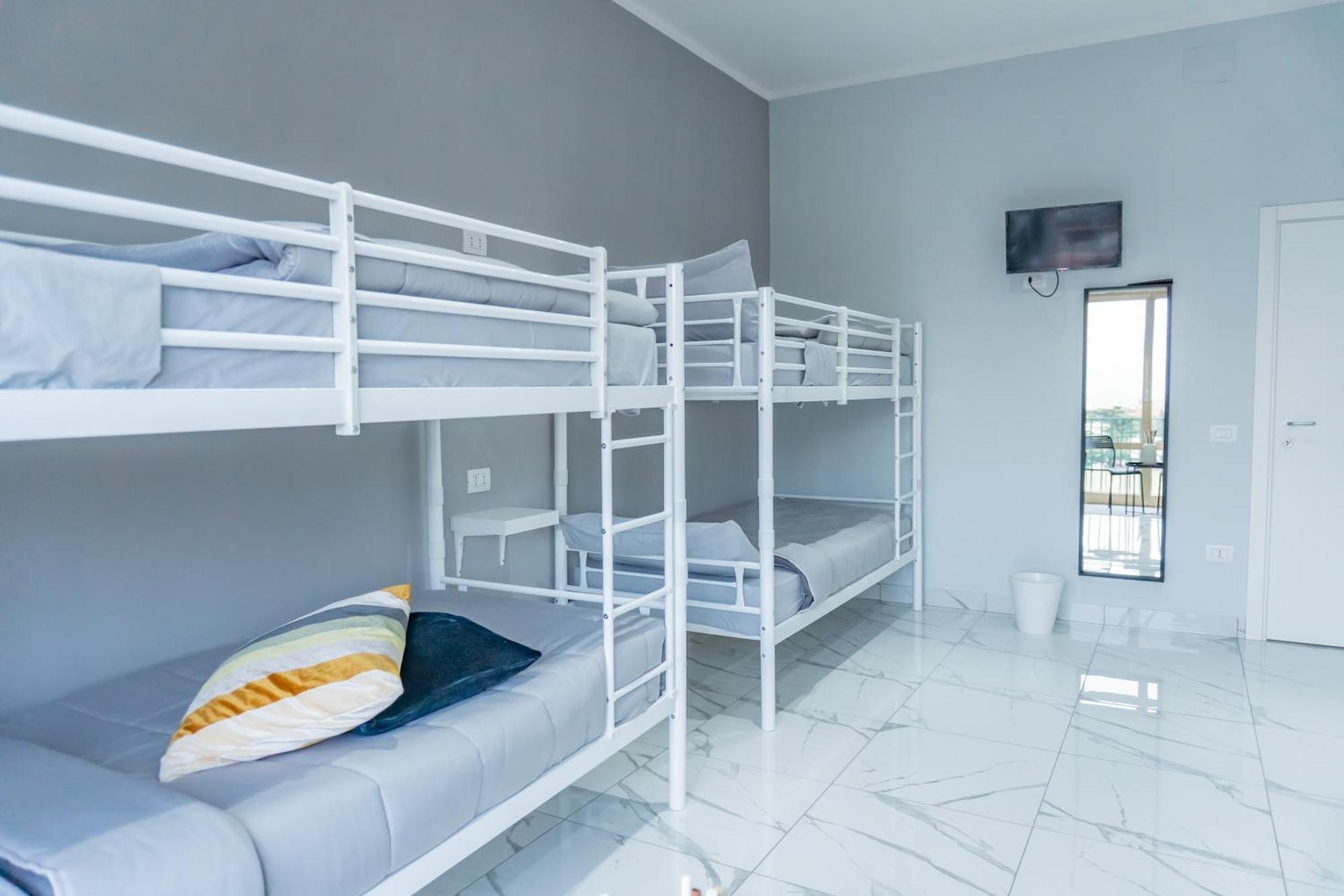 Partenope Hostel